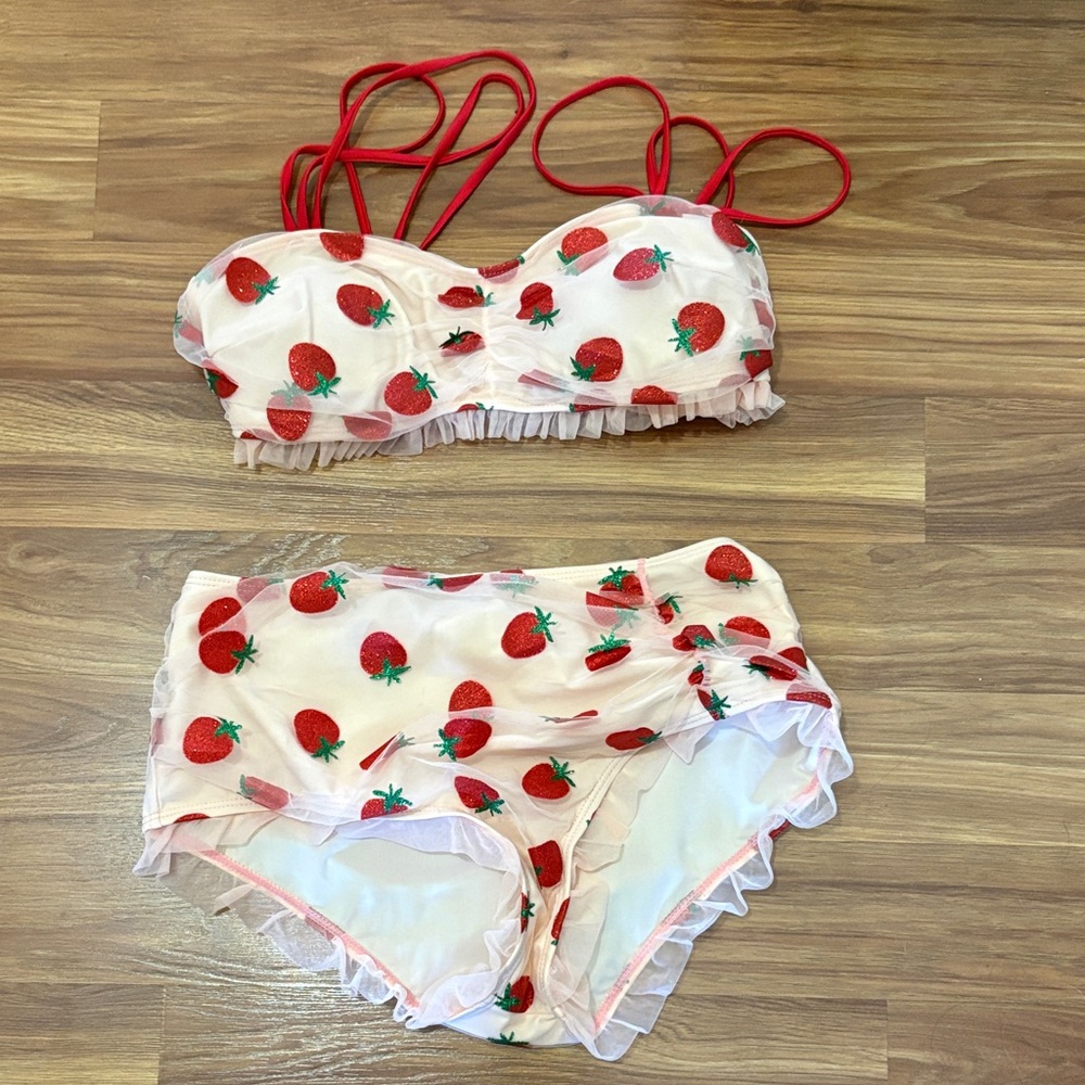 Retro Stage-Strawberry Print Ruffle Bikini Set Pink w/ sparkly red strawberries